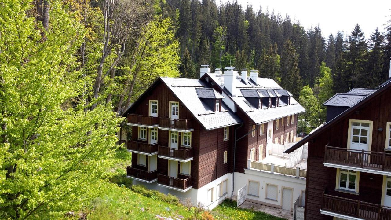 Aparthotel Hubertus Karlova Studánka Exterior foto